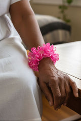 Handmade Chrysanthemum Flower Elastic Bracelet – Lightweight Floral Statement Jewelry Gift for Mom & Girlfriend(Copy)
