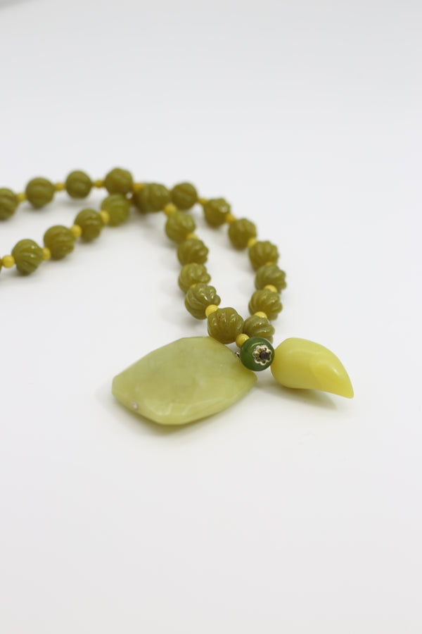 VINTAGE LEMON JADE WITH SQUARE PENDANT NECKLACE