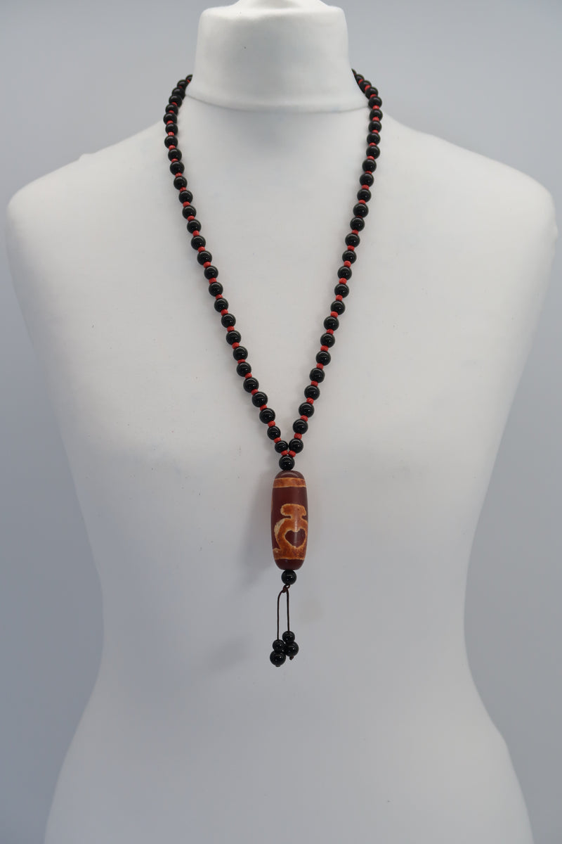 Vintage Glass Beads With Onyx Stone Pendant