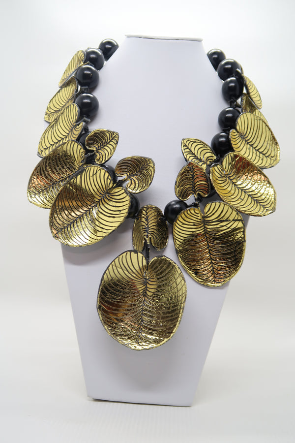 Handmade Coccoloba Leaf Necklace – Recycled Plastic & Wood Statement Jewelry