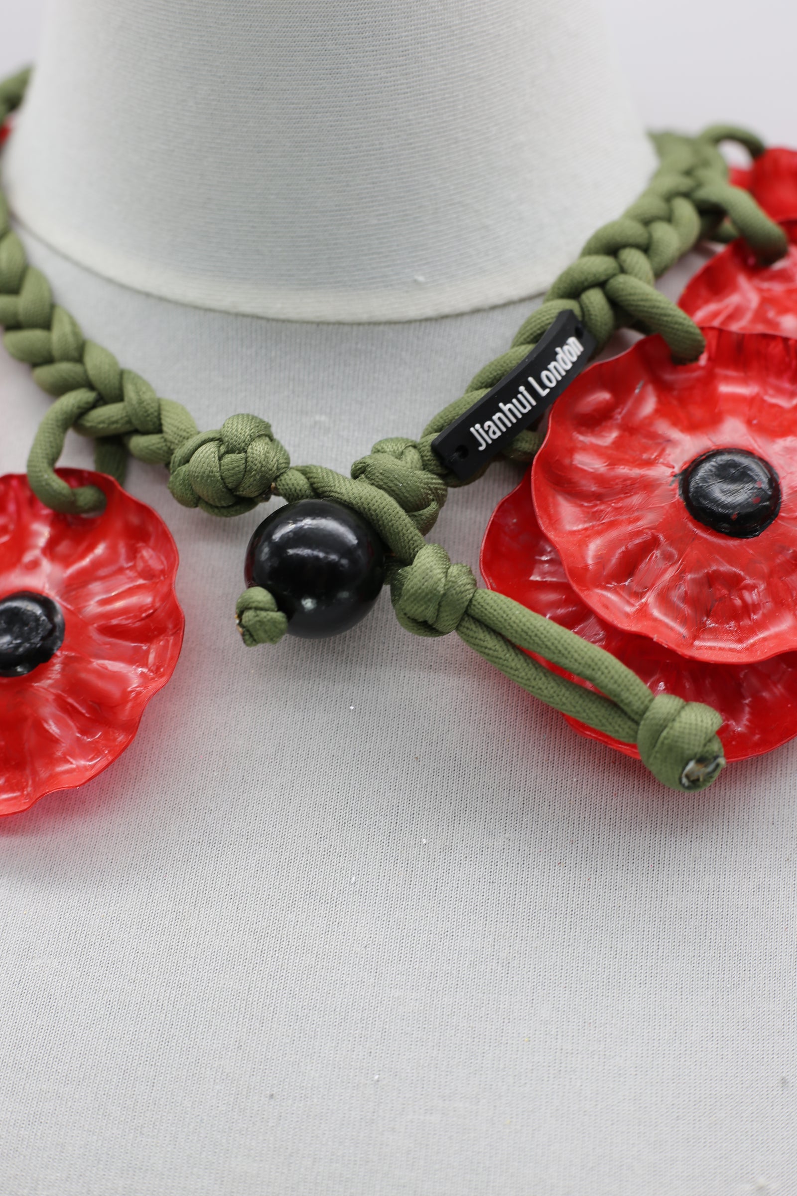 FLOWER NECKLACE MADE FROM RECYCLED PLASTIC BOTTLE – Jianhui London