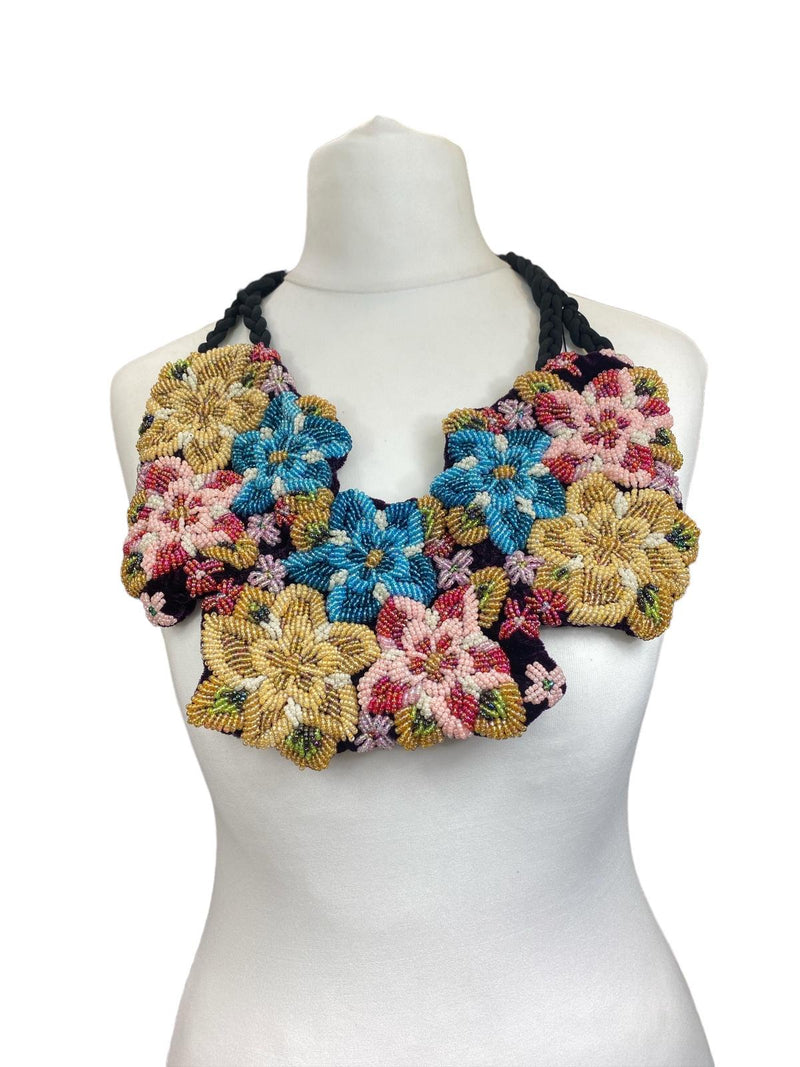 Handmade VINTAGE Beaded flower necklace