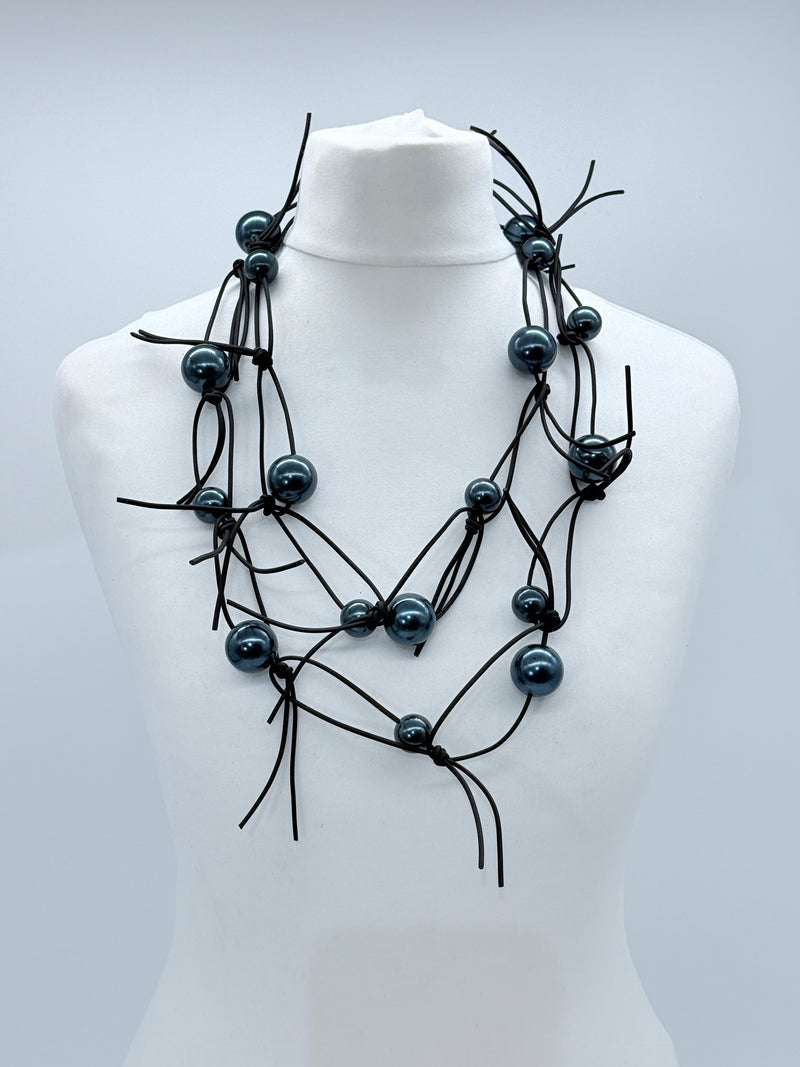 FAUX PEARLS ON LEATHERETTE CHAIN NECKLACE - BIG