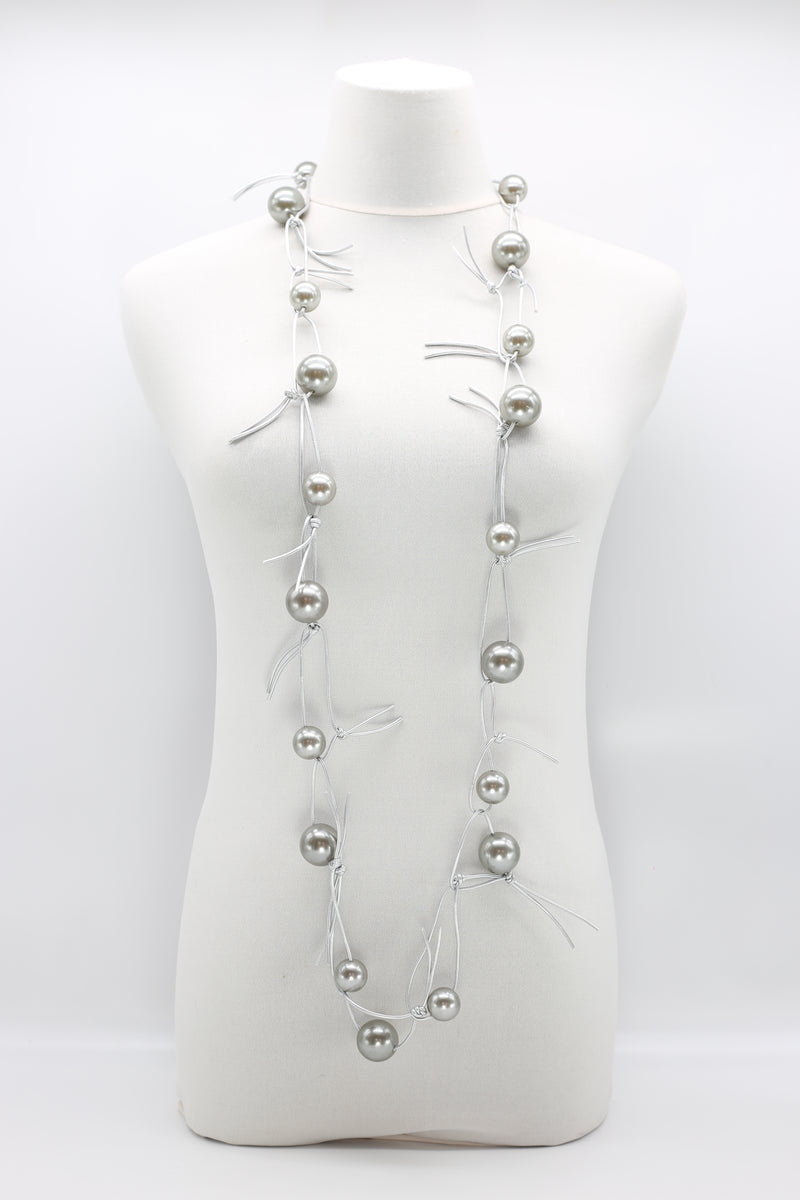 FAUX PEARLS ON LEATHERETTE CHAIN NECKLACE - BIG - Jianhui London