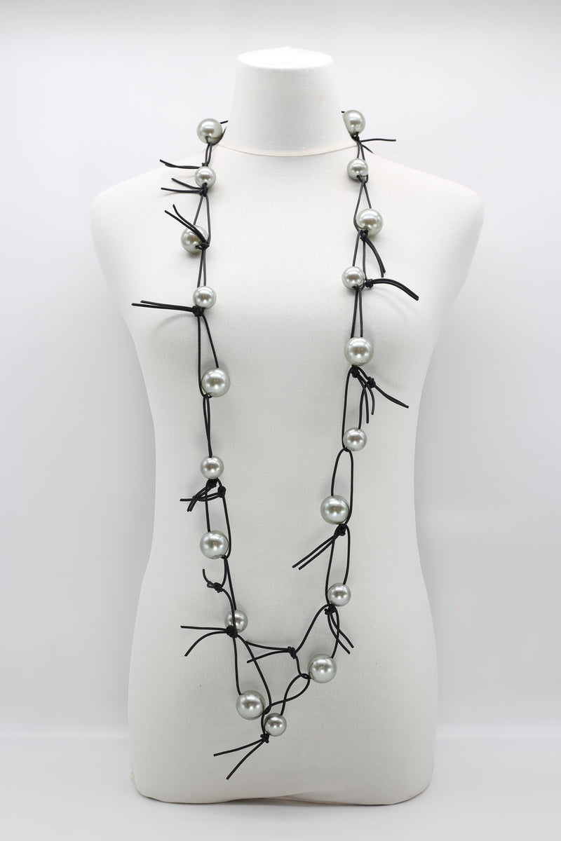 FAUX PEARLS ON LEATHERETTE CHAIN NECKLACE - BIG - Jianhui London