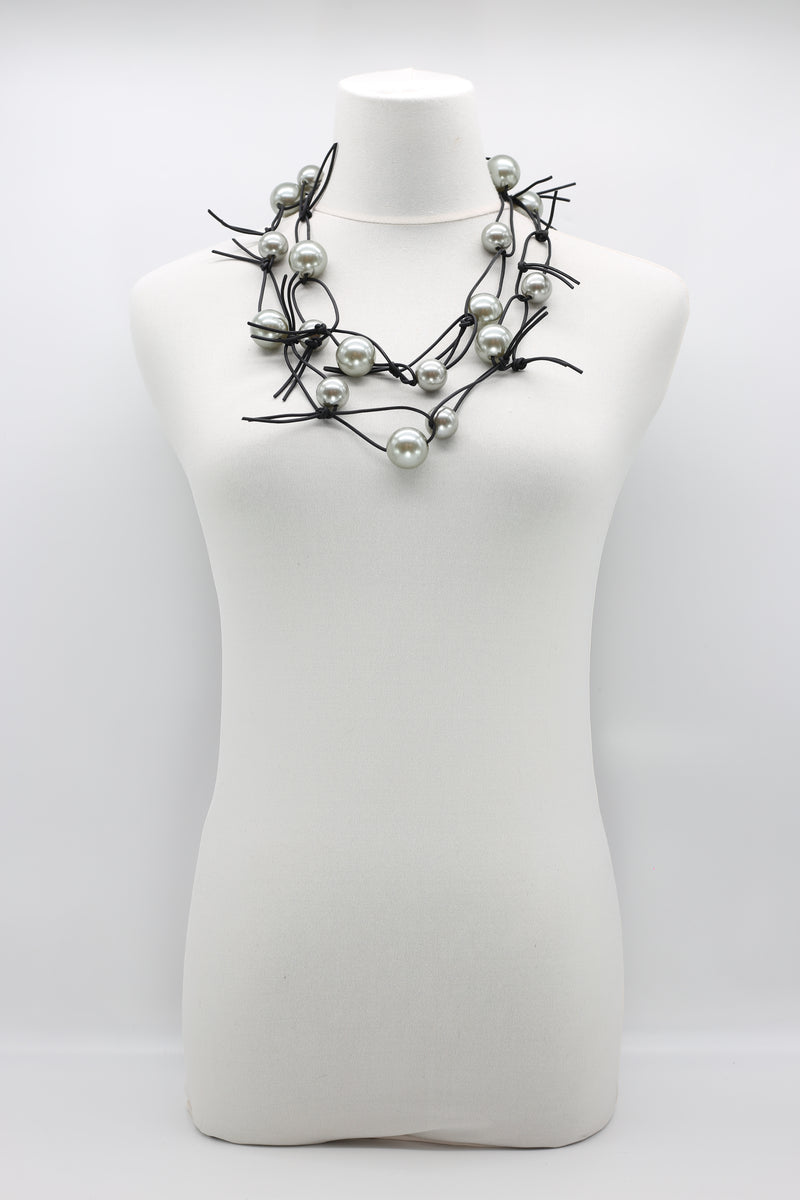 FAUX PEARLS ON LEATHERETTE CHAIN NECKLACE - BIG - Jianhui London