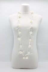 FAUX PEARLS ON LEATHERETTE CHAIN NECKLACE - BIG - Jianhui London