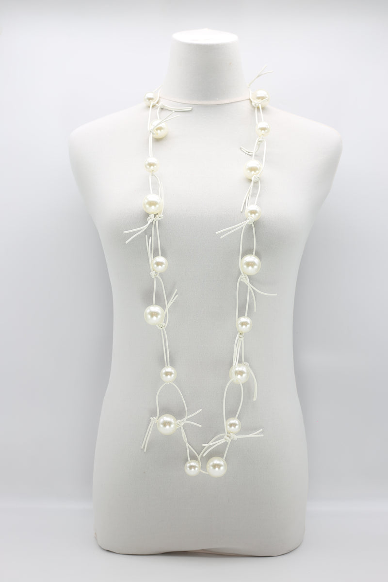FAUX PEARLS ON LEATHERETTE CHAIN NECKLACE - BIG - Jianhui London