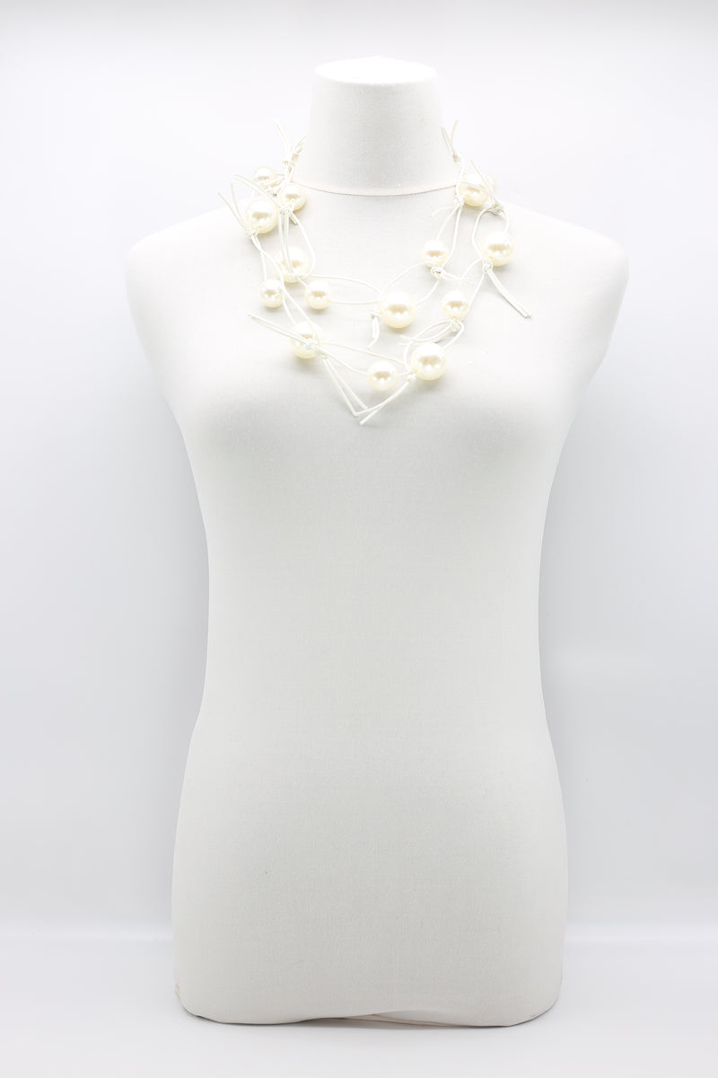 FAUX PEARLS ON LEATHERETTE CHAIN NECKLACE - BIG - Jianhui London