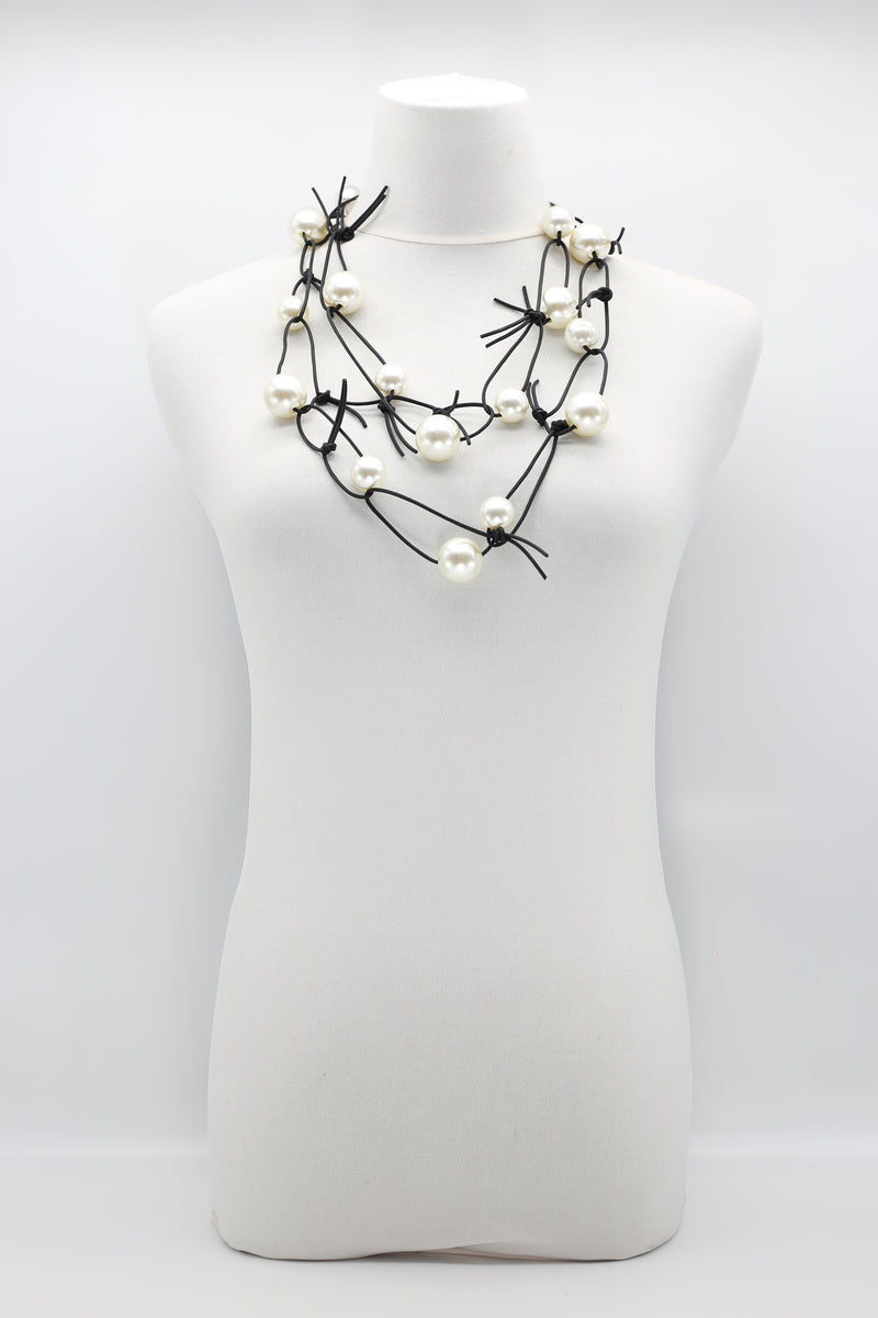 FAUX PEARLS ON LEATHERETTE CHAIN NECKLACE - BIG - Jianhui London